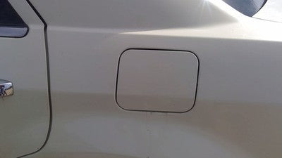 2005-2010 Chrysler 300 Fuel Tank Door With Hinge Gas Lid Oem Filler White Pwg