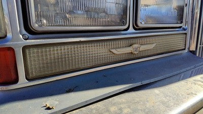 1980-84 Deville Sedan Passenger Right Front Turn Signal Light Lamp Lower Mounted