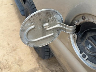 2000-2006 Chevy Suburban Fuel Tank Door With Hinge Gas Lid Oem Filler Pewter 11U