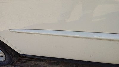 05-09 Lacrosse Passenger Right Rear Moulding From Door Back Trim Strip White 40U