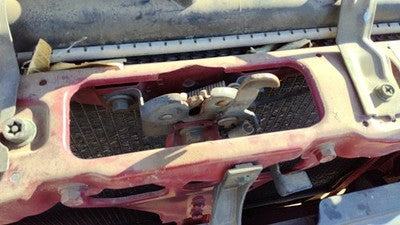 1993-1997 Nissan Hardbody Hood Latch Assembly With Bracket Oem 6250070P00