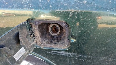 1996-1999 Olds 88 Fuel Filler Neck Assembly With Gas Cap Oem 25631945