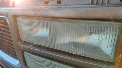1992-1999 Chevy Suburban Driver Left Head Light Oem Front Lamp 15602613
