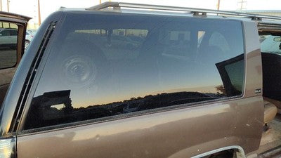 1992-1999 Chevy Suburban Passenger Right Rear Quarter Glass Back Side Window Oem