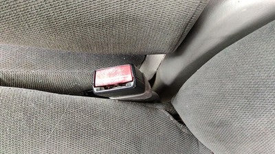 2002-2004 F350 Powerstroke Driver Left Front Seat Belt Buckle Receiver Oem Gray