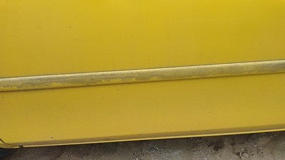 2000-2005 Dodge Neon Driver Left Front Moulding From Door Oem Trim Strip Yellow