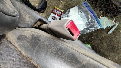 01-03 Chevy Venture Passenger Right Front Seat Belt Buckle Receiver Oem Gray 14D