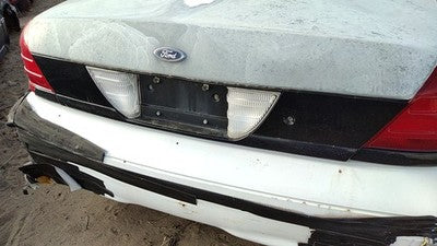 1999-2011 Ford Crown Vic Center Tail Light Deck Lid Mounted Middle Reverse Lamp
