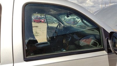 2007-2014 Chevy Tahoe Passenger Right Front Side Window Door Glass Oem 15175144