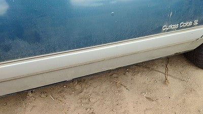 89 Olds Cutlass Calais Passenger Right Front Moulding From Door Trim Blue 2 Door