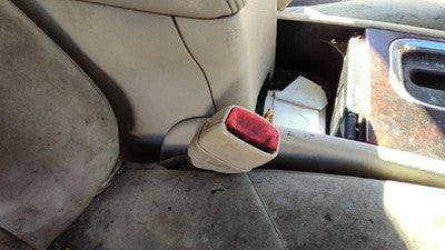 05-09 Lacrosse Passenger Right Front Seat Belt Buckle Receiver Oem Neutral 52B