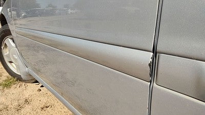97-05 Chevy Malibu Driver Left Front Moulding From Door Oem Trim 17u Silvermist