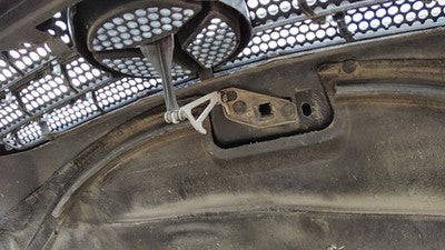 1998-1999 Mercedes Ml320 Hood Latch Assembly With Bracket Oem 1636200316