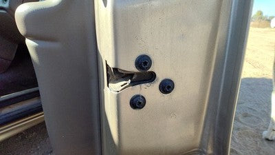 1999-2005 Pontiac Grand Am Passenger Right Front Door Latch With Rods/Cables Oem