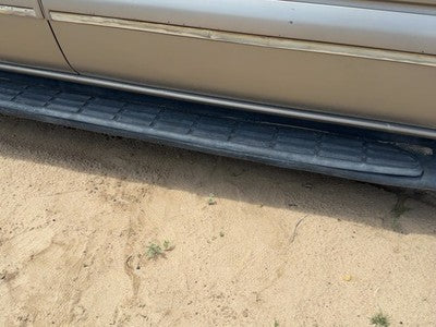 2001-2006 Chevy Suburban Passenger Right Running Board Side Step Oem 4X4