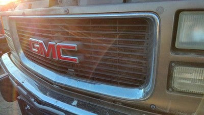 1994-1999 Chevy Suburban Front Grille Assembly Oem Brown 12388709