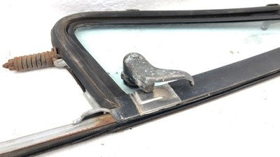 73-87 Sierra K10 1500 Passenger Right Front Vent Window Small Door Glass W Frame