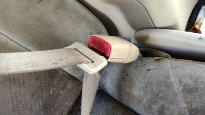 05-09 Lacrosse Passenger Right Front Seat Belt Buckle Receiver Oem Neutral 52B