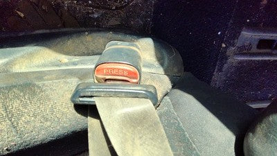 2001-2004 Dodge Caravan Driver Left Front Seat Belt Buckle Receiver Oem Blue