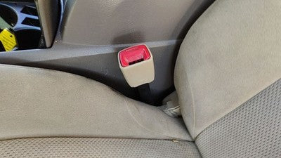 2007-2010 Nissan Altima Driver Left Front Seat Belt Buckle Receiver Oem Blond C