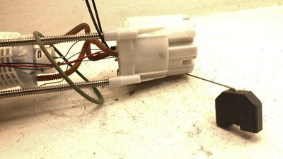 2004-2006 Dodge Ram 1500 Complete Fuel Pump With Sending Unit Gas Level Oem 4.7L