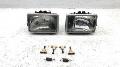 1980-1984 Deville Sedan Passenger Right Pair Of Headlights Oem 15194307