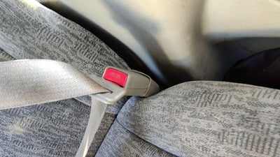 02-04 Trail Blazer Passenger Right Front Seat Belt Buckle Receiver Gray 95D