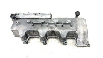 2001-2005 Mercedes C240 Passenger Right Rear Valve Cover Oem With Hardware 2.6L