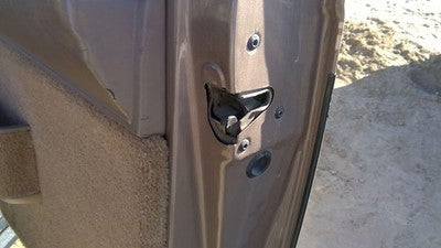 1995 Chevy Astro Passenger Right Front Door Latch With Rods/Cables Oem