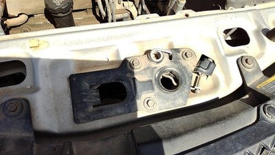 2007-2009 Chevy Equinox Hood Latch Assembly With Bracket Oem 89025456