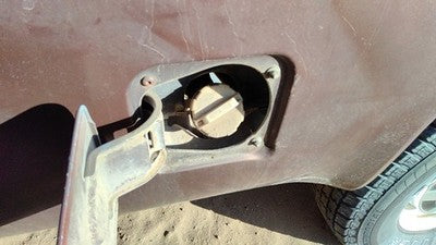1983 Gmc Sierra C3500 Fuel Filler Neck Assembly With Gas Cap Oem