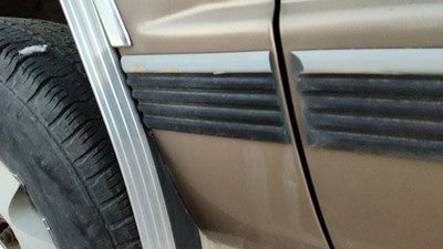 1992-1999 Chevy Suburban Driver Left Moulding From Fender Oem Trim Strip