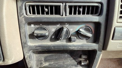 93-96 Jeep Grand Cherokee Temperature Control Module In Dash Heater Ac Head Unit