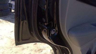 2011-2015 Kia Sorento Driver Left Rear Door Latch With Rods/Cables Assembly Back