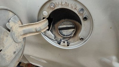 2014-2016 Silverado 1500 Fuel Filler Neck Assembly With Gas Cap Oem 22821385