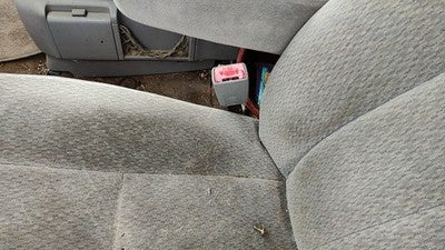 2000-2001 Toyota Sienna Driver Left Front Seat Belt Buckle Receiver Oem Gray 11