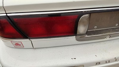1997-99 Buick Lesabre Center Tail Light Oem Middle Brake Lamp Trunk Lid Mounted