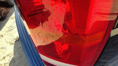 2005-2009 Land Rover Lr3 Passenger Right Tail Light Brake Lamp Oem Rear Cracked