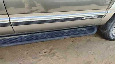 1992-1999 Chevy Suburban Passenger Right Front Moulding From Door Oem Trim Strip