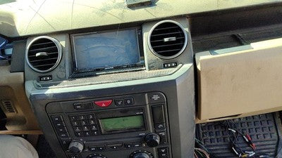 2005-2006 Land Rover Lr3 Trim Bezel Around Radio Surround Dash Panel Oem