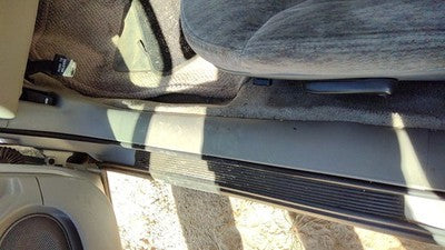 2000 Chevy Malibu Driver Left Lower Kick Trim Panel Oem 92d Gray
