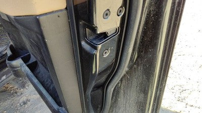 05-07 Land Rover Lr3 Passenger Right Front Door Latch With Rods/Cables Oem