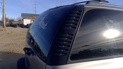 2001 Chevy Tahoe Passenger Right Rear Moulding On Quarter Panel Oem 15765114