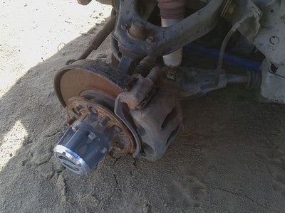 93-95 Pathfinder Driver Left Front Spindle Steering Knuckle With Wheel Hub 4X4
