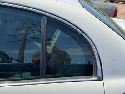 00-05 Buick Lesabre Driver Left Rear Vent Window Back Door Glass With Frame Oem