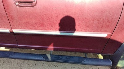 97-02 Expedition Passenger Right Front Moulding From Door Trim Strip Maroon Jl