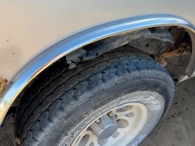 1991 Isuzu Pup Passenger Right Rear Wheel Flare Moulding Oem Back Silver