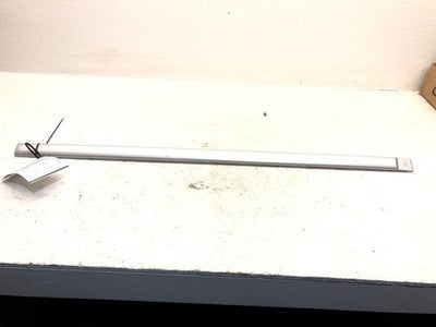 06-09 Saab 9-5 Passenger Right Front Moulding on Door Trim Strip 309 SNOW SILVER