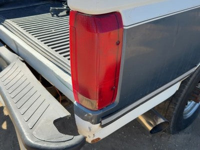 1987-1997 Ford F250 Passenger Right Tail Light Brake Lamp Oem Rear E9Tz13404C