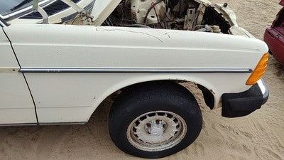 1977-1985 Mercedes 300Td Passenger Right Front Fender Oem White 1238800618